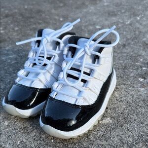 Jordan Kids Sneakers Black and White